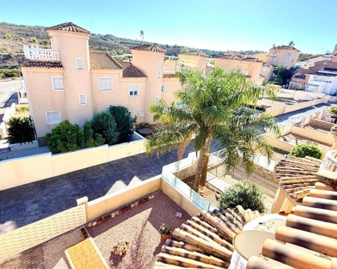 Image No.30-3 Bed Townhouse for sale