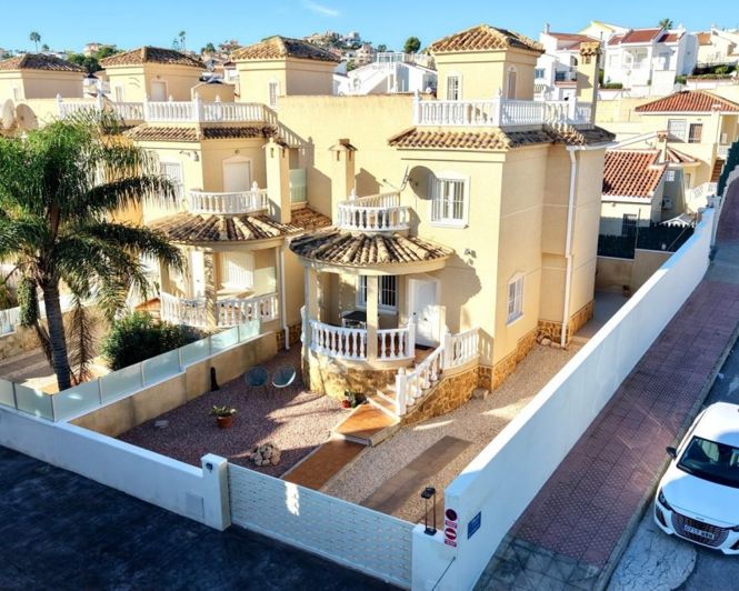 Image No.38-3 Bed Townhouse for sale