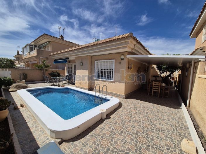 Image No.4-2 Bed Villa for sale