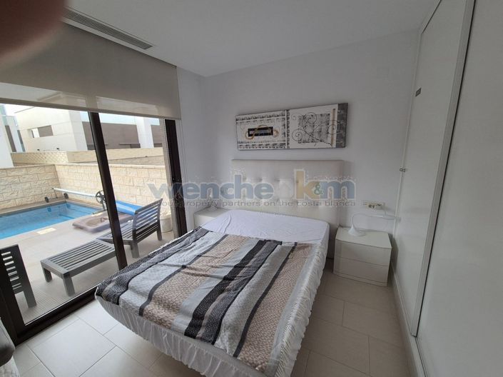 Image No.14-2 Bed Property for sale