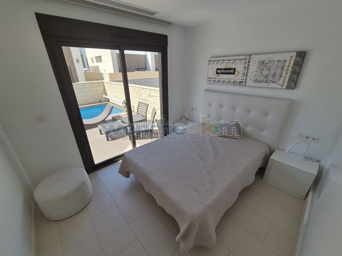 Image No.18-2 Bed Bungalow for sale