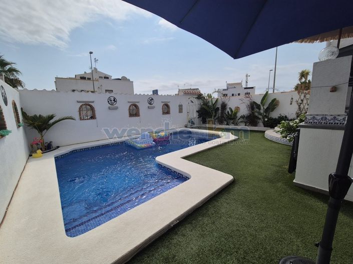 Image No.15-3 Bed Property for sale