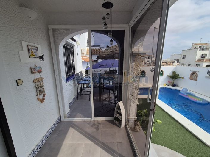 Image No.17-3 Bed Property for sale