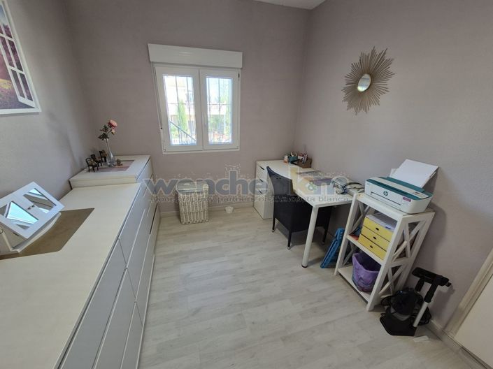 Image No.27-3 Bed Property for sale