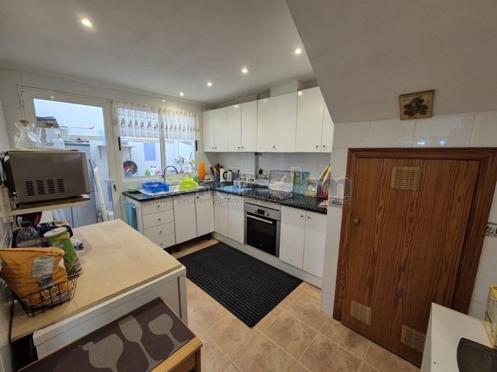 Image No.13-3 Bed Property for sale