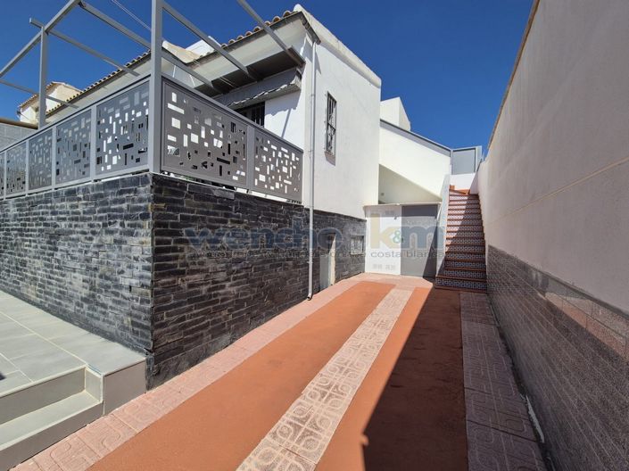 Image No.22-2 Bed Property for sale