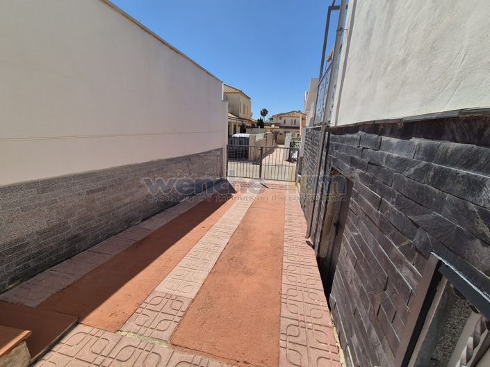 Image No.25-2 Bed Property for sale