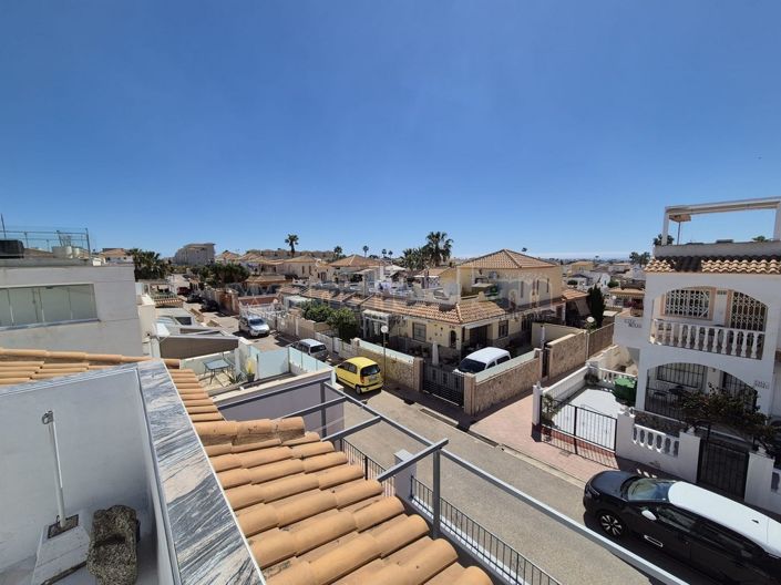 Image No.28-2 Bed Property for sale