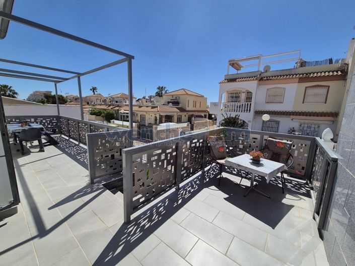 Image No.10-2 Bed Property for sale