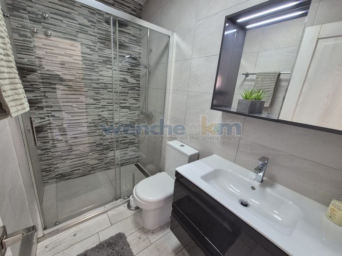 Image No.17-2 Bed Property for sale