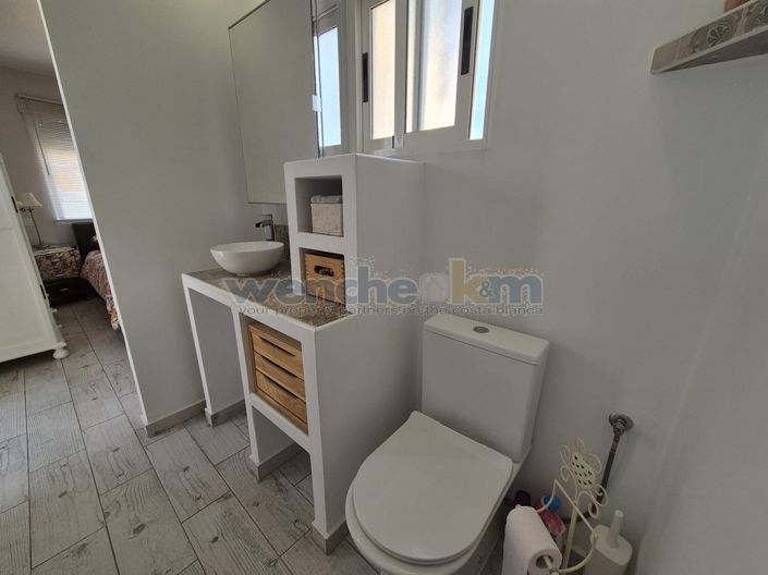 Image No.25-2 Bed Property for sale