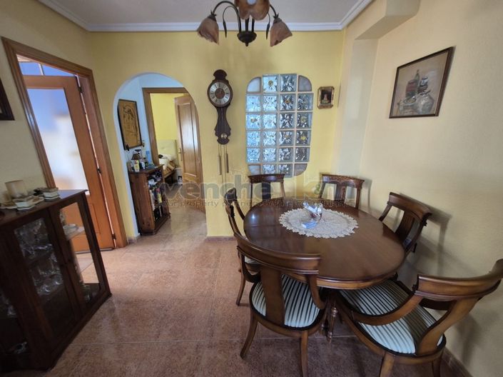 Image No.20-3 Bed Property for sale