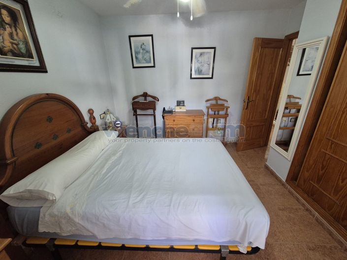 Image No.36-3 Bed Property for sale