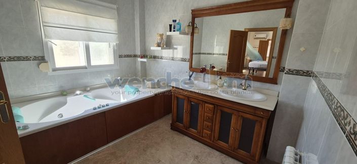 Image No.72-Villa de 8 chambres à vendre à Torrevieja