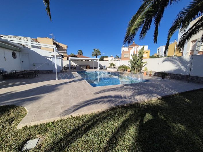 Image No.17-Villa de 4 chambres à vendre à Orihuela Costa