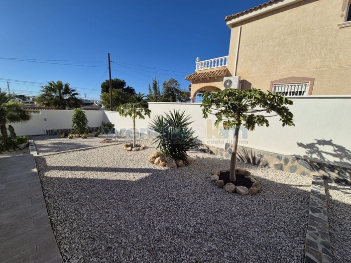 Image No.7-Villa de 4 chambres à vendre à Orihuela Costa