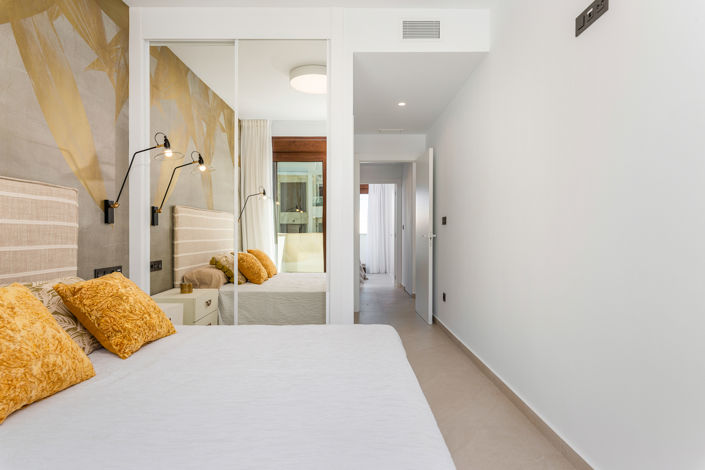 Image No.33-2 Bed Property for sale