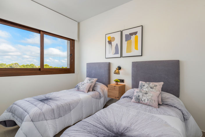 Image No.17-3 Bed Property for sale