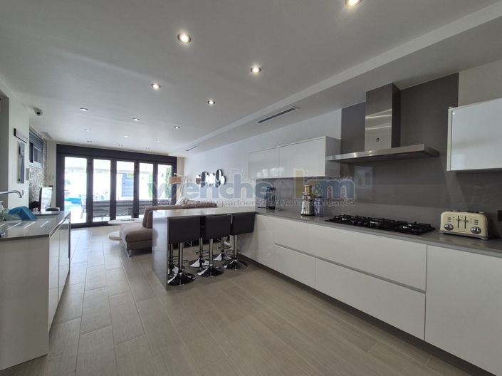 Image No.28-3 Bed Semi-Detached for sale