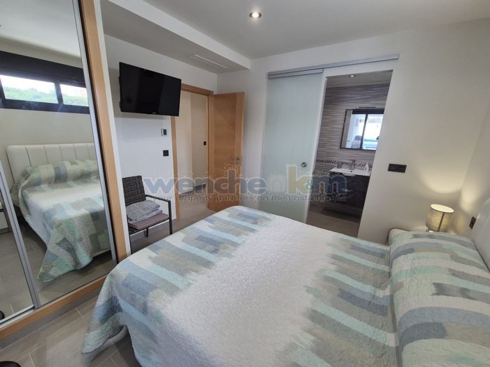 Image No.33-3 Bed Semi-Detached for sale