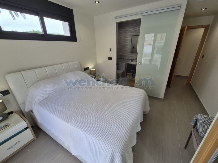 Image No.37-3 Bed Semi-Detached for sale