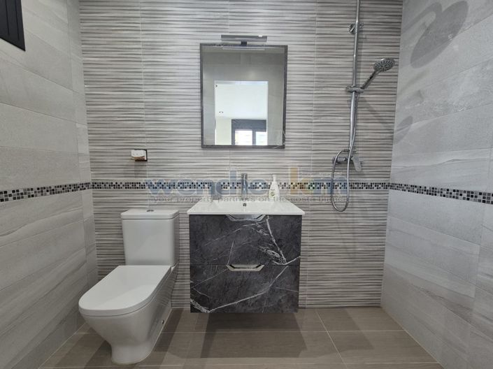 Image No.38-3 Bed Semi-Detached for sale