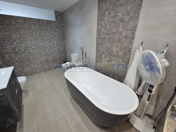 Image No.42-3 Bed Semi-Detached for sale