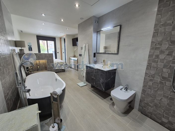 Image No.44-3 Bed Semi-Detached for sale