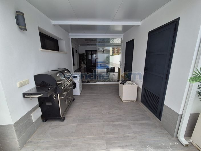 Image No.10-3 Bed Semi-Detached for sale