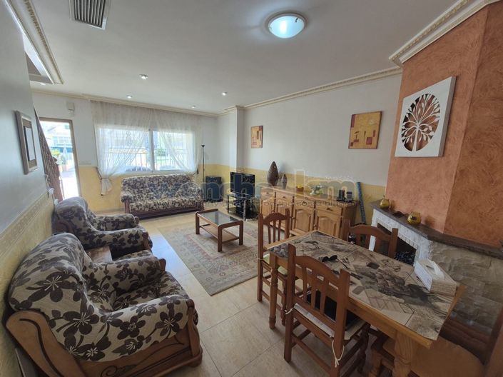 Image No.17-3 Bed Property for sale