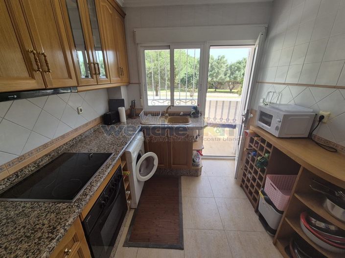 Image No.19-3 Bed Property for sale