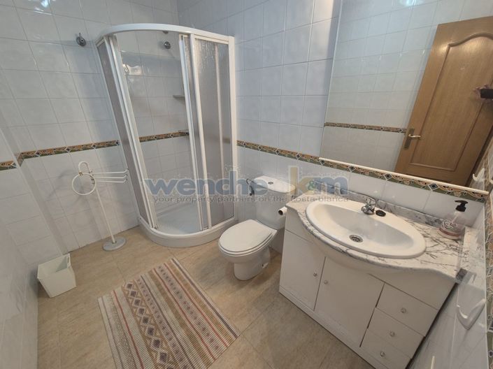 Image No.26-3 Bed Property for sale