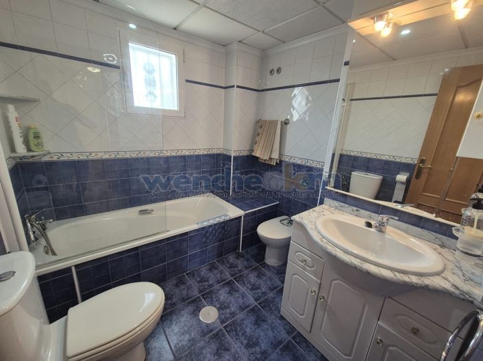 Image No.32-3 Bed Property for sale