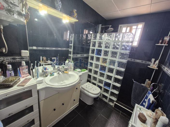 Image No.22-3 Bed Semi-Detached for sale