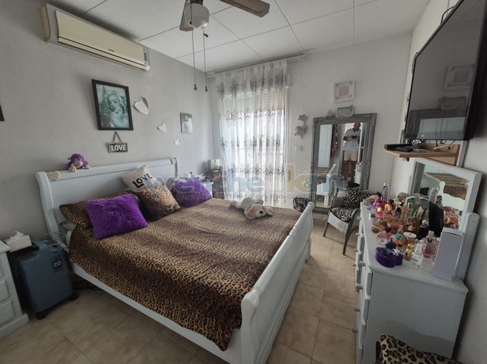 Image No.29-3 Bed Semi-Detached for sale