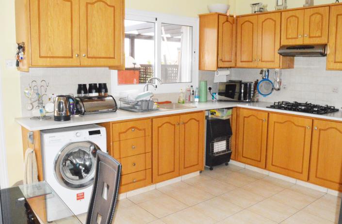 Image No.6-2 Bed Townhouse for sale