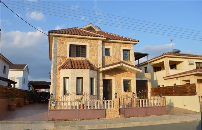 Image No.1-3 Bed Villa for sale