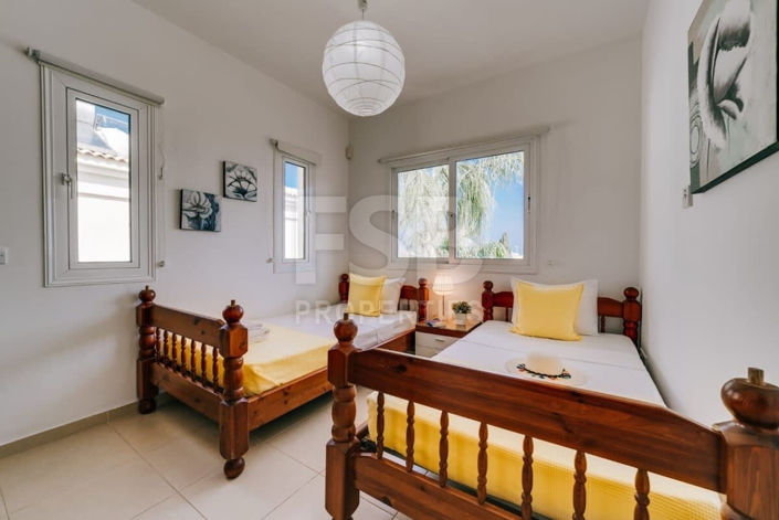 Image No.13-2 Bed Villa for sale