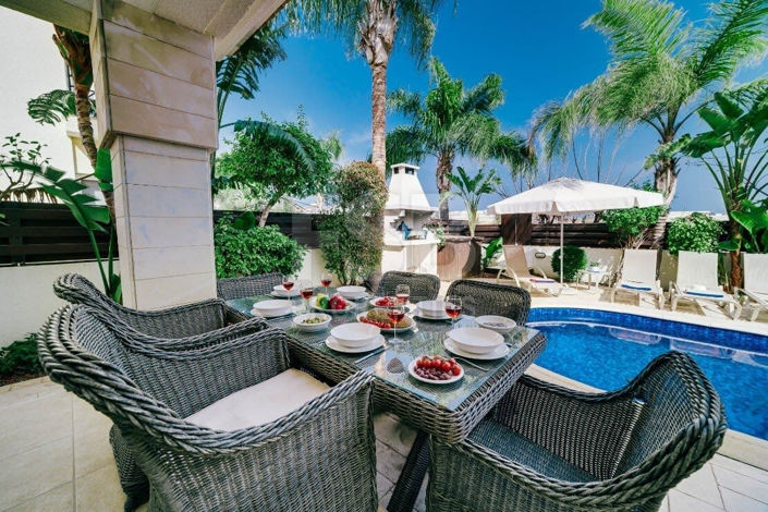 Image No.2-2 Bed Villa for sale