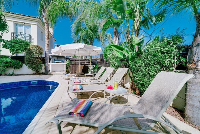 Image No.20-2 Bed Villa for sale