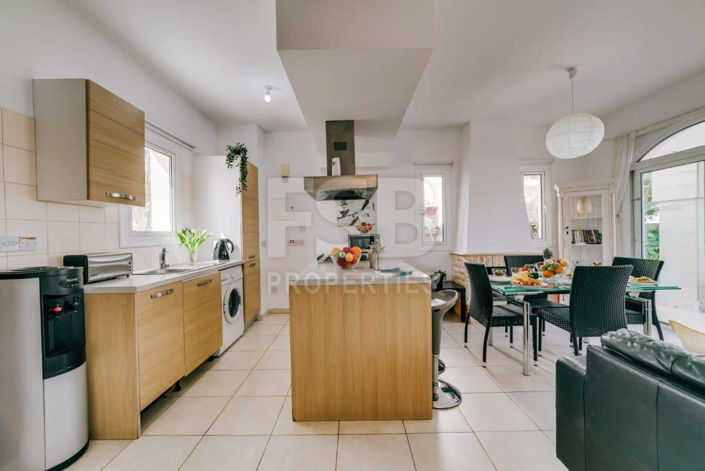 Image No.9-2 Bed Villa for sale