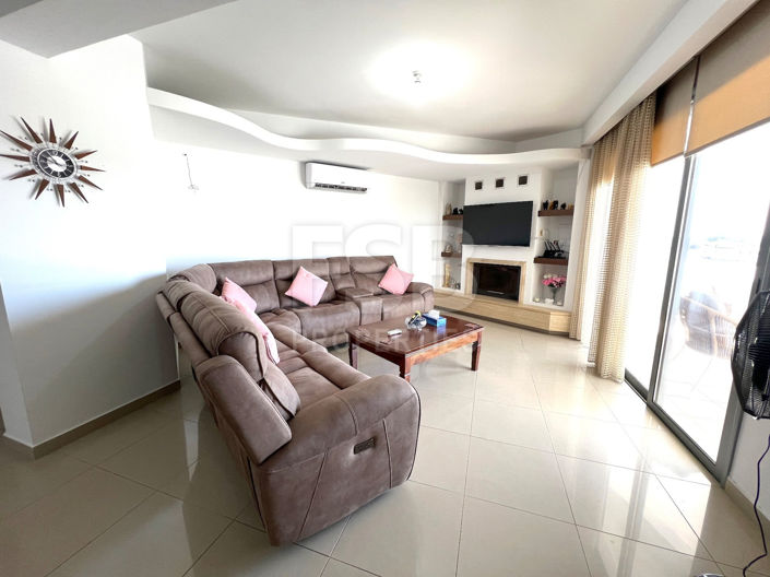 Image No.3-Appartement de 3 chambres à vendre à Frenaros