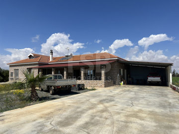 Bungalow de 3 chambres à vendre à Avgorou