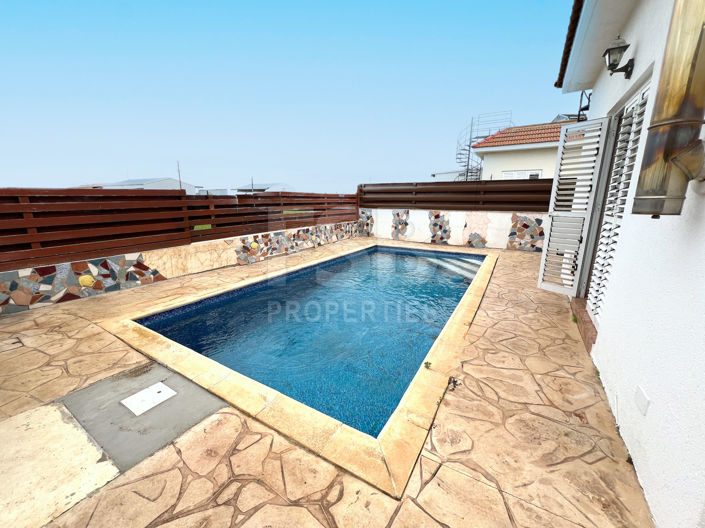 Image No.10-2 Bed Bungalow for sale