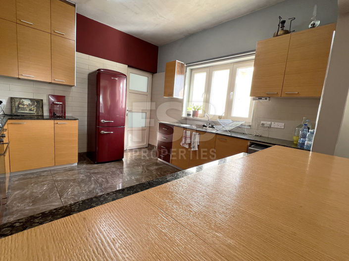 Image No.18-4 Bed Bungalow for sale