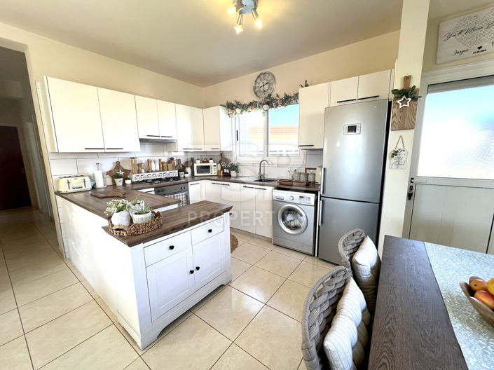 Image No.8-2 Bed Bungalow for sale