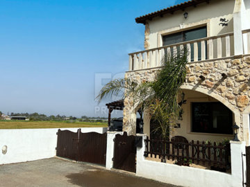 1 - Avgorou, Maison de ville