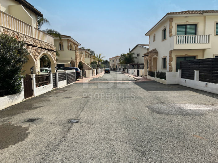 Image No.3-2 Bed Townhouse for sale