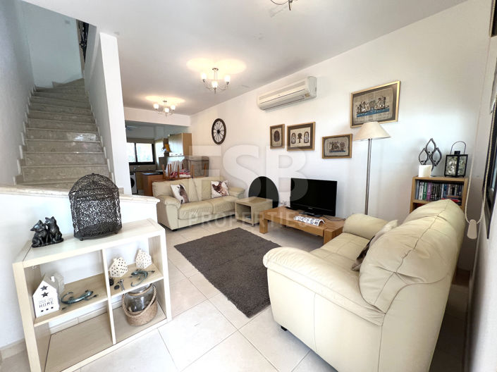 Image No.9-2 Bed Townhouse for sale