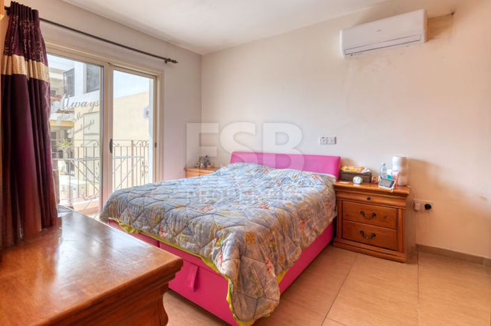 Image No.13-3 Bed House for sale